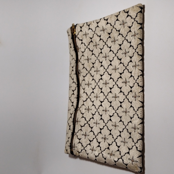 Cosmetic bag,  money jewelry, what not bag - Picture 3 of 4